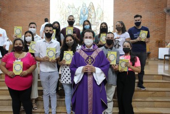 Grupo de Jovens Kairós, recebe o rito de acolhida no catecumenato