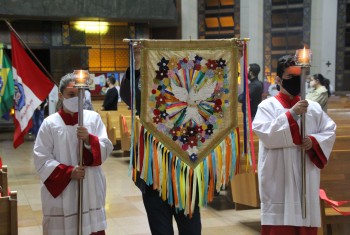 Santa Missa e Abertura da novena do padroeiro o Divino Espírito Santo